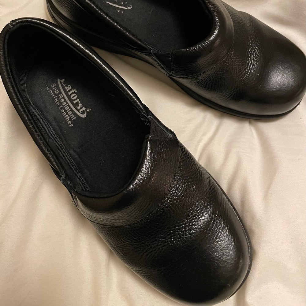 Work shoes